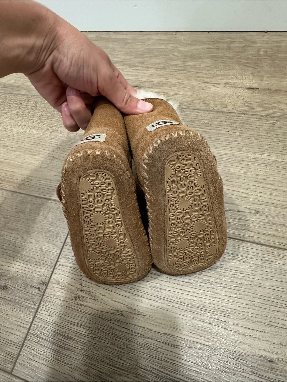Ugg Caden 4/5 Baby Shearling Lined Suede Baby Booties — Camel chestnut brown tan
